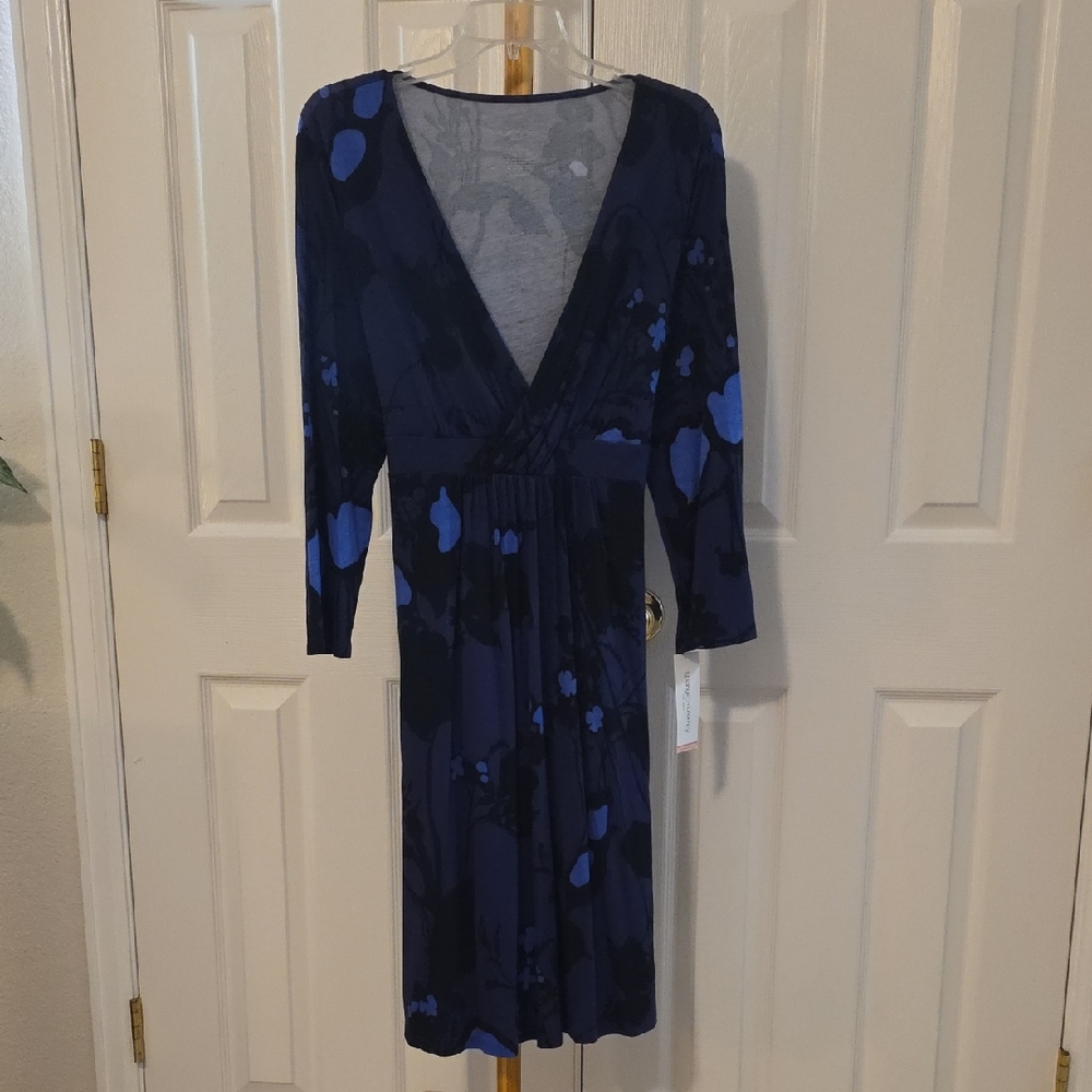 Liz Lange Maturnity Dark and Light Blue Floral Long Sleeve Dress